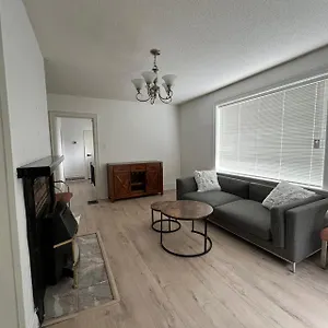 Larch House In West Homestay Vancouver